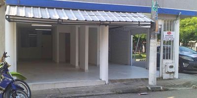 Local en alquiler en Poblado Campestre, Candelaria
Se alquila amplio local de aproximadamente 80 m2, ubicado en el reconocido barrio Poblado Campestre. Este local esquinero cuenta con excelente visibilidad y ubicación estratégica, a tan solo una cuadra de la zona comercial del sector.

El espacio dispone de su propio baño, lo que lo hace ideal para negocios de diferentes tipos. Gracias a su ubicación esquinera, ofrece mayor exposición y flujo peatonal.