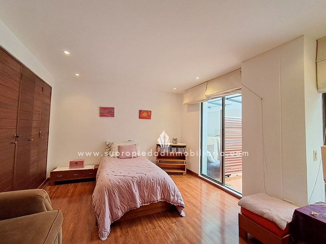 Apartamento de 3 alcobas en venta en Los Rosales, Bogotá, 194 m² · foto 15 de 20