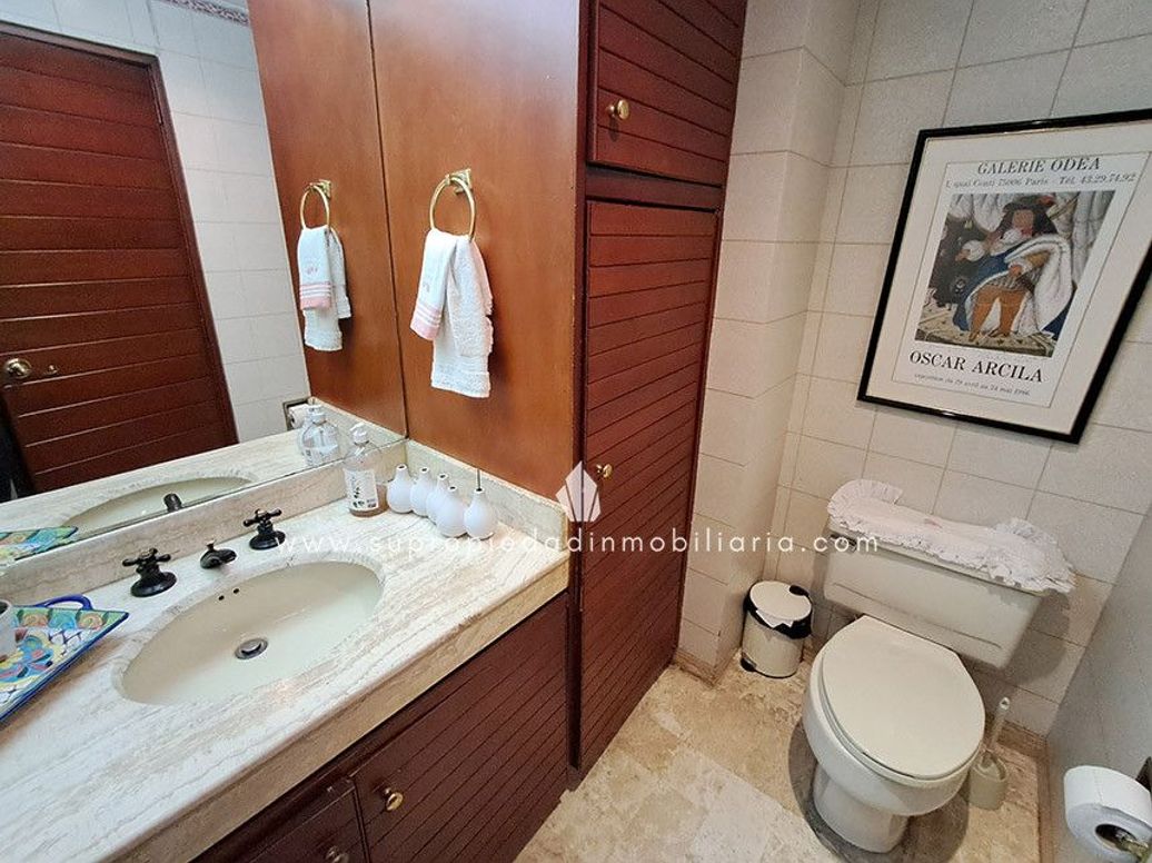Apartamento de 3 alcobas en venta en Los Rosales, Bogotá, 194 m² · foto 8 de 20