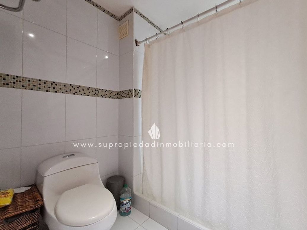 Apartamento de 3 alcobas en venta en Los Rosales, Bogotá, 194 m² · foto 13 de 20