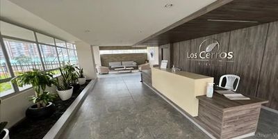 Excelente apartamento y moderno ubicado en el sector de la Felicidad , iluminado. Consta de 1 alcoba, baño, sala comedor, cocina integral eléctrica, zona de lavandería compartida y deposito. No tiene parqueadero. Conjunto cerrado donde podrás disfrutar de Lobby y sala de espera, Gimnasio, piscina adultos y niños, BBQ, cancha de squash, plazoleta, ascensor, portería con vigilancia 24 horas. Excelente ubicación con vías de acceso como la Avenida Boyacá, Avenida El Dorado, Calle 24, Calle 13, Cerca del CC Multiplaza, Salitre Plaza, Éxito de la Esperanza y otros sitios de interés. 