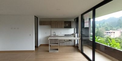 Hermoso apartamento en un sector exclusivo del retiro, rodeado de naturaleza y tranquilidad para ofrecerte una gran estadia. Este apartamento cuenta con 2 habitaciones, la principal con Vestier y bano. la otra con closet y bano, 1 bano social, la cocina es integra y abierta, la zona de ropas totalmente independiente, y un balcon.
