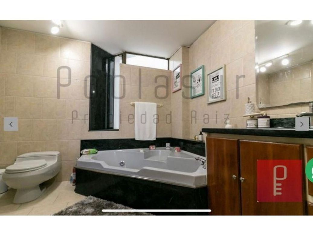 Apartamento de 3 alcobas en venta en Santa Barbara, Bogotá, 132 m² · foto 11 de 12