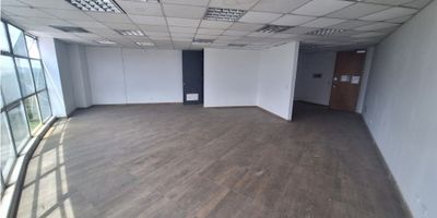 Oficina en Arriendo – Vía Calle 80 Siberia Cota

Características de la Oficina:


 Área Privada: 61 m²
 Parqueaderos: 2
 Baño: 1


