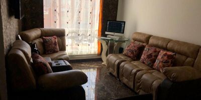 Apto en 4 piso, con buena iluminación y piso en mármol