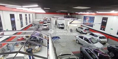 Bodega disponible en zona industrial de Medellín, cerca a vías principales,  cerca a centro comercial, zona muy comercial e industrial, cuenta con puerta camión, cuenta con vitrina, área de oficinas, buena altura, bodega con área total de 1500 mt2, ideal para procesos de producción, almacenamiento, procesos industriales, cerca a estación del metro, una bodega excelente para el crecimiento de su empresa, llamenos para visitar esta opción.