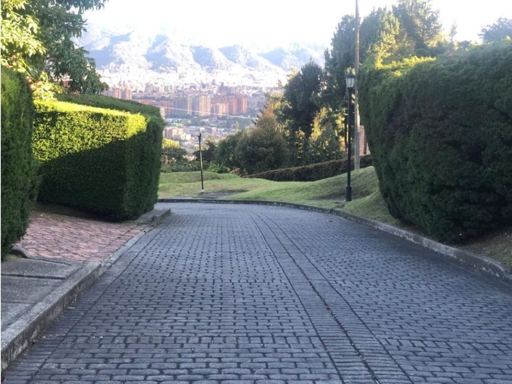 Casa de 6 alcobas en venta en Suba Naranjos, Bogotá, 737 m² · foto 10 de 20