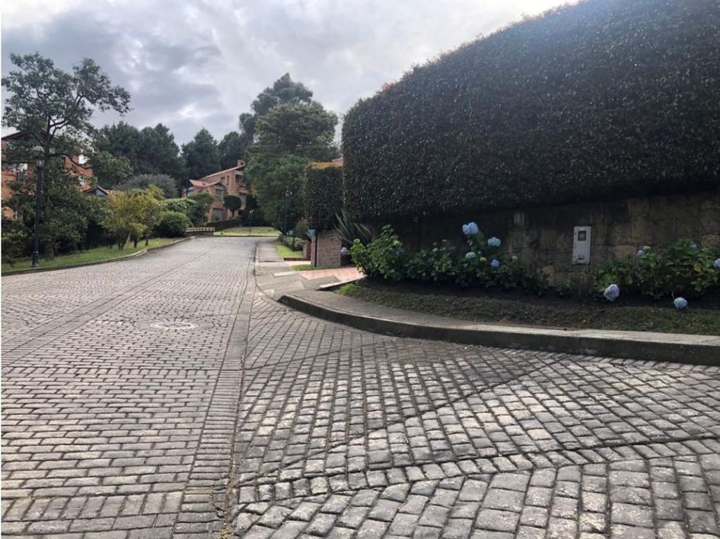 Casa de 6 alcobas en venta en Suba Naranjos, Bogotá, 737 m² · foto 17 de 20