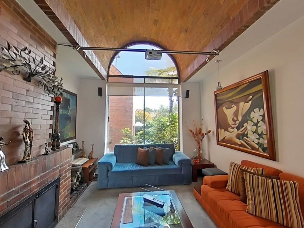 Casa de 6 alcobas en venta en Sotileza, Bogotá, 292 m² · foto 2 de 20