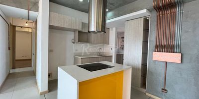 CÓDIGO: 775954 APARTAMENTO EN ARRIENDO LOMA DE LAS BRUJAS ¡Bienvenido a tu nuevo hogar en este encantador apartamento de 2 habitaciones y 2 baños! Con 85 metros cuadrados para disfrutar, tendrás todo el espacio que necesitas para vivir cómodamente. Además, cuenta con 2 parqueaderos para tu comodidad. Imagina despertar cada mañana en este acogedor lugar, con una ubicación privilegiada que te brinda fácil acceso a todo lo que necesitas. No pierdas la oportunidad de hacer de este lugar tu refugio perfecto. ¡Ven a conocerlo y enamórate a primera vista! La unidad cuenta con portería 24/7, piscina, gimnasio, zonas verdes y salón social. Para descubrir más acerca de las increíbles propiedades que ofrecemos, te invitamos a visitar nuestra página web: https://www.rentamospropiedadraiz.com/