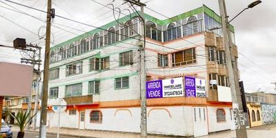 Excelente local  comercial en segundo piso con buenos espacios primer piso se encuentra ubicado cerca al sector comercial ,buen servicio de transporte,buenas vías de acceso  Gran oportunidad 