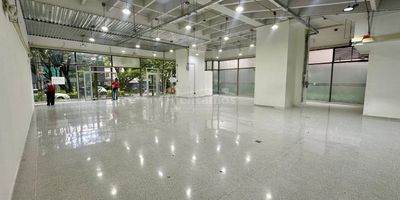 CODIGO: 775956 LOCAL EN ARRIENDO ¡Bienvenido al local de tus sueños, ubicado cerca a la AV El Poblado! Con 259.86 metros cuadrados de espacio para dar rienda suelta a tu creatividad, este lugar es perfecto para convertirlo en tu próximo proyecto. Con una ubicación privilegiada cerca a la frontera, euro y Sao Paulo. Rodeado de un ambiente acogedor, este local te ofrece infinitas posibilidades para hacer realidad tus ideas. ¿Imaginas todo lo que podrías lograr aquí? No pierdas la oportunidad de hacer de este espacio tu nuevo  negocio. ¡Ven a descubrirlo y déjate inspirar! Para descubrir más acerca de las increíbles propiedades que ofrecemos, te invitamos a visitar nuestra página web: https://www.rentamospropiedadraiz.com/