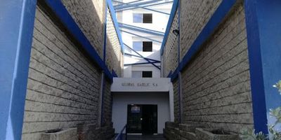 Busca oficina en arriendo en Cartagena? Ubicada en el Barrio El Bosque, Bolívar, esta oficina de 26.15 m² es ideal para su negocio. El espacio se entrega para estrenar, dentro de un edificio con 7 años de antigüedad. Disfrute de un ambiente de trabajo con vigilancia y acceso por ascensores. Cada piso cuenta con baños para hombres y mujeres, y una cocineta común. Además, el edificio dispone de parqueadero. Esta es una oportunidad de arriendo para su empresa en Cartagena. Para más detalles, puede contactarnos por WhatsApp o revisar las opciones de contacto.