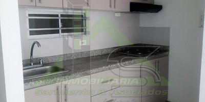 SE ARRIENDA APARTAMENTO ZIPAQUIRÁ
OIKOS II

CARACTERÍSTICAS 
3 Habitaciones con closets
2 baños
Estudio 
Sala comedor 
Cocina semi integral 
Zona de lavandería 

INMOBILIARIA SARMIENTO Y ASOCIADOS 