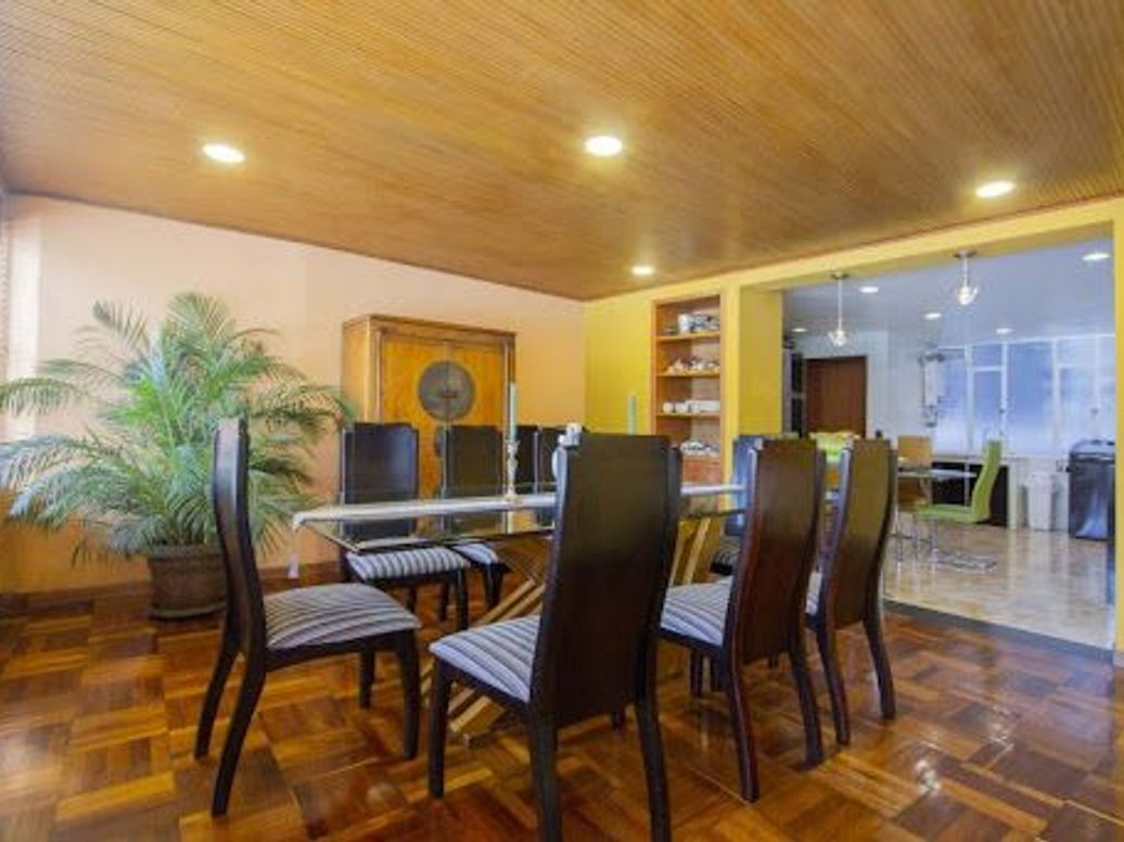 Apartamento de 4 alcobas en venta en El Retiro, Bogotá, 207 m² · foto 4 de 20