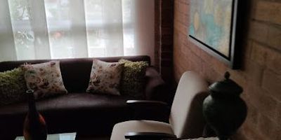 S vende casa  ubicada en el municipio de la estrella  sector Bavaria, casa de 3 niveles , 3 habitaciones con baño y Vestier , baño social,estudio,sala de tv, cocina integral,comedor,sala independiente,5 balcones,zona BBQ,parqueadero doble lineal.
la unidad cuenta con zonas comunes piscina adultos y niños ,zona de juegos infantiles,cancha multiple,zona de mascotas,salon social, BBQ,