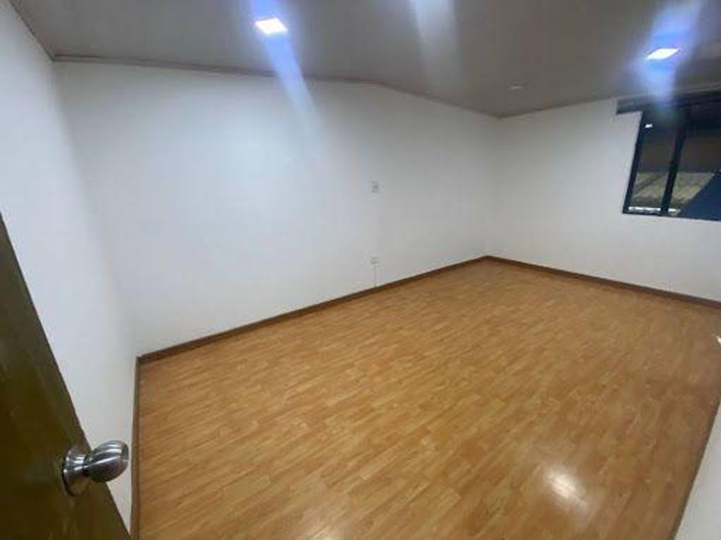 Casa de 3 alcobas en venta en Ciudad Kennedy Central, Bogotá, 180 m² · foto 10 de 15