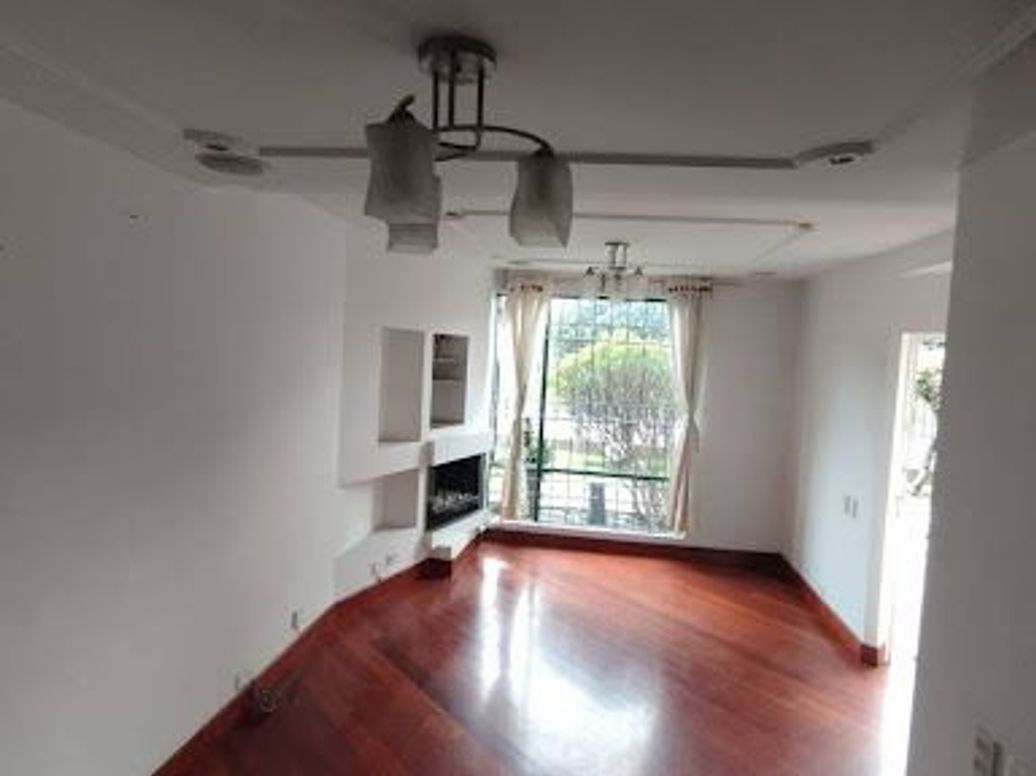 Casa de 5 alcobas en venta en Ciudad Salitre, Bogotá, 130 m² · foto 2 de 20
