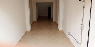 Se arrienda local comercial en buen sector de castilla. con buen transporte publico, en bulebar de la 68, cerca del parque juanes, unidad deportiva, colegios cerca, zona peatonal y vehicular,

CARACTERISTICAS:

ES DE APROXIMADAMENTE 40 MTR
CON PISO EN CERAMICA
BAÑO
1 PISO.