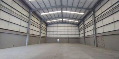 Bodega en arriendo, con 816 metros cuadrados divididos en 3 niveles, ubicada en parque industrial, esta bodega tiene todo lo que tú buscas, para posicionar tu empresa de la mejor manera. En Umbral tenemos las mejores opciones para ti.