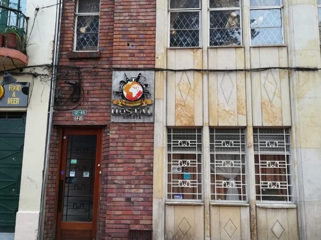Casa de 20 alcobas en venta en La Catedral, Bogotá, 470 m² · foto 2 de 20