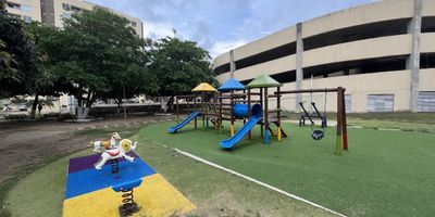 CÓMODO APARTAMENTO EN BUEN ESTADO, CUENTA CON ILUMINACIÓN NATURAL, BALCÓN, COCINA INTEGRAL, ZONA DE LABORES, GARAJE, CUARTO ÚTIL, EL CONJUNTO OFRECE ZONAS COMUNES PARA EL DISFRUTE DE SUS HABITANTES, TALES COMO PISCINA, SALÓN SOCIAL, PARQUE INFANTIL. BUENA UBICACIÓN, SECTOR RESIDENCIAL.