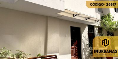 CÓDIGO INTERNO: 26817 - CASA DÚPLEX CONSTA DE 3 ALCOBAS, 4 BAÑOS, ALCOBA DE SERVICIO, BAÑO SOCIAL, SALA COMEDOR, CORTINAS, ESTUDIO, BIBLIOTECA, ESTUFA A GAS, CALENTADOR A GAS, COCINA SEMI INTEGRAL, TERRAZA, PISO DE GRANITO PULIDO Y LOZA DE CONCRETO. ADEMÁS, CUENTA CON DEPÓSITO, CITÓFONO, GARAJE CUBIERTO Y DESCUBIERTO. SE ENCUENTRA UBICADA CERCA DE VÍAS PRINCIPALES, PARQUES, COLEGIOS, UNIVERSIDADES, SUPERMERCADOS, TRANSPORTE PÚBLICO E IGLESIAS.