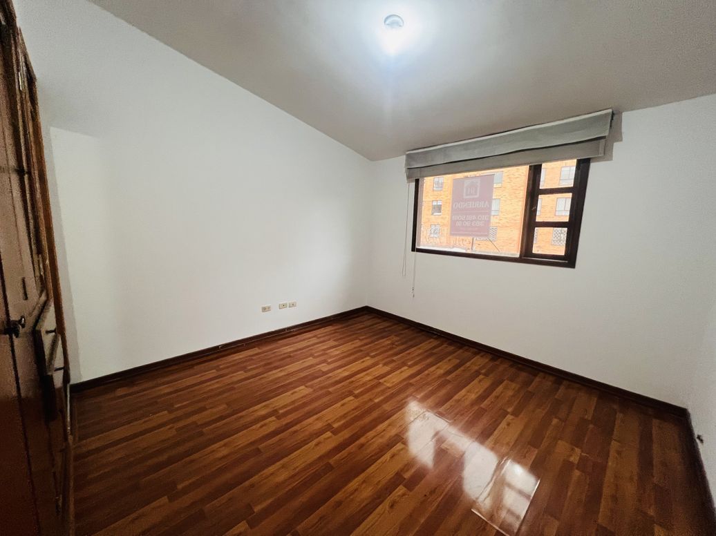 Casa de 4 alcobas en venta en El Batan, Bogotá, 200 m² · foto 17 de 20