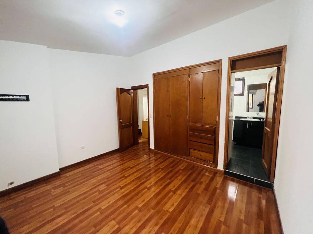 Casa de 4 alcobas en venta en El Batan, Bogotá, 200 m² · foto 18 de 20