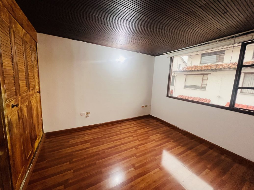 Casa de 4 alcobas en venta en El Batan, Bogotá, 200 m² · foto 15 de 20