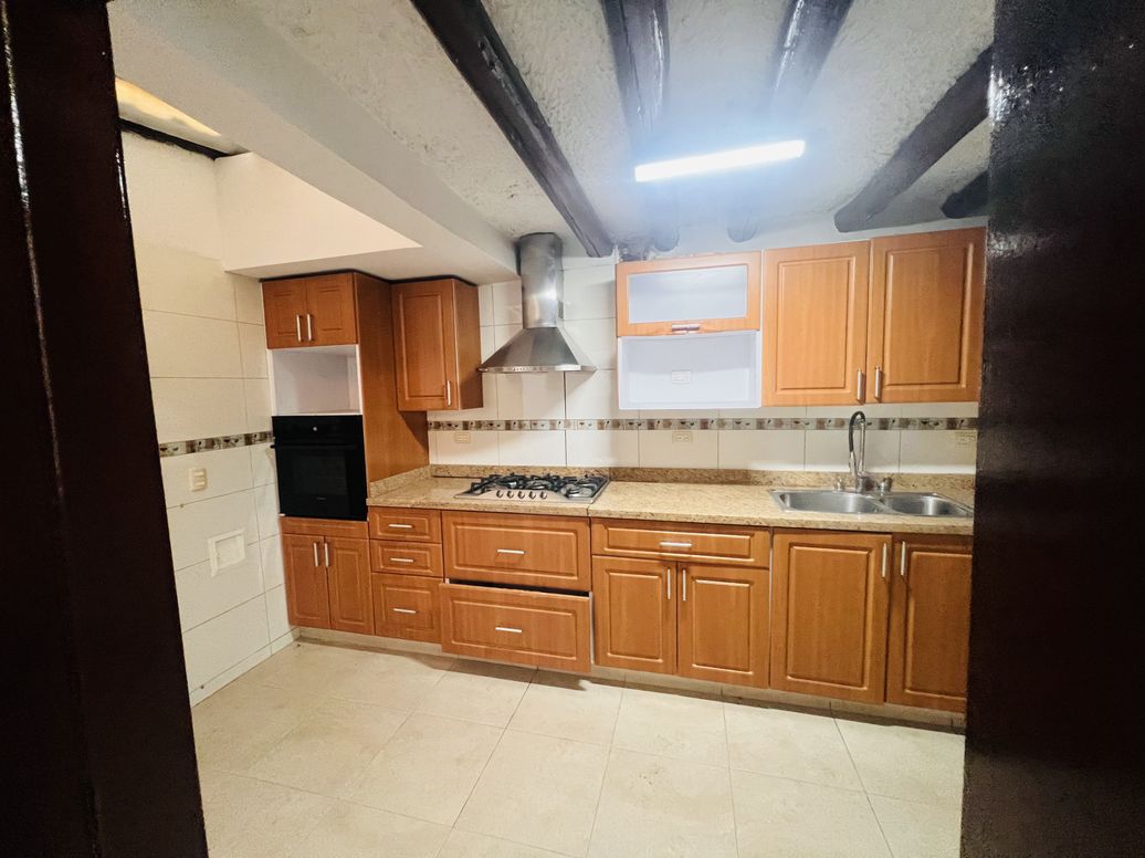 Casa de 4 alcobas en venta en El Batan, Bogotá, 200 m² · foto 8 de 20