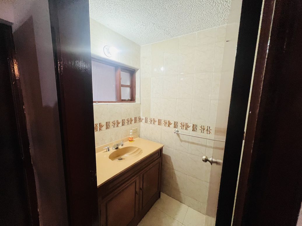 Casa de 4 alcobas en venta en El Batan, Bogotá, 200 m² · foto 4 de 20