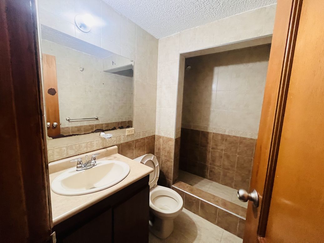 Casa de 4 alcobas en venta en El Batan, Bogotá, 200 m² · foto 14 de 20