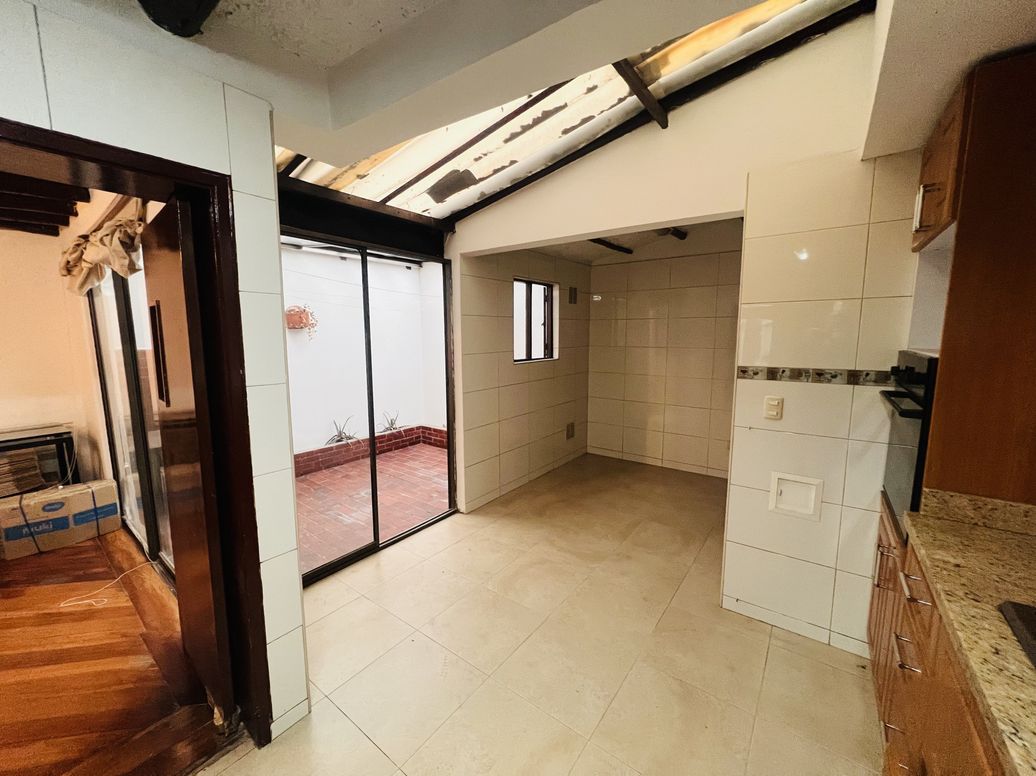 Casa de 4 alcobas en venta en El Batan, Bogotá, 200 m² · foto 9 de 20