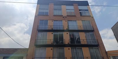 GALERIAS,   MONO-ESPACIO 29 METROS CONSTRUIDOS, CUARTO  PISO  sin ascensor,   cocina abierta gas natural,  closet,  calentador a gas natural, zona de ropas independiente conexión para lavadora,   pisos madera laminada, no tiene garaje, no tiene deposito,  estrato 4, edificio sistematizado.  Sector residencial pero a unos pasos del sector comercial,  estupenda ubicación central y vías de acceso carrera treinta, calle cincuenta y tres,  carrera veinticuatro, sector  de universidades,  bancario,   hoteles, centros comerciales como C.C. Galerías,  clinicas,  al cubo,  acceso rápido trasporte publicó, Transmilenio, SITP.