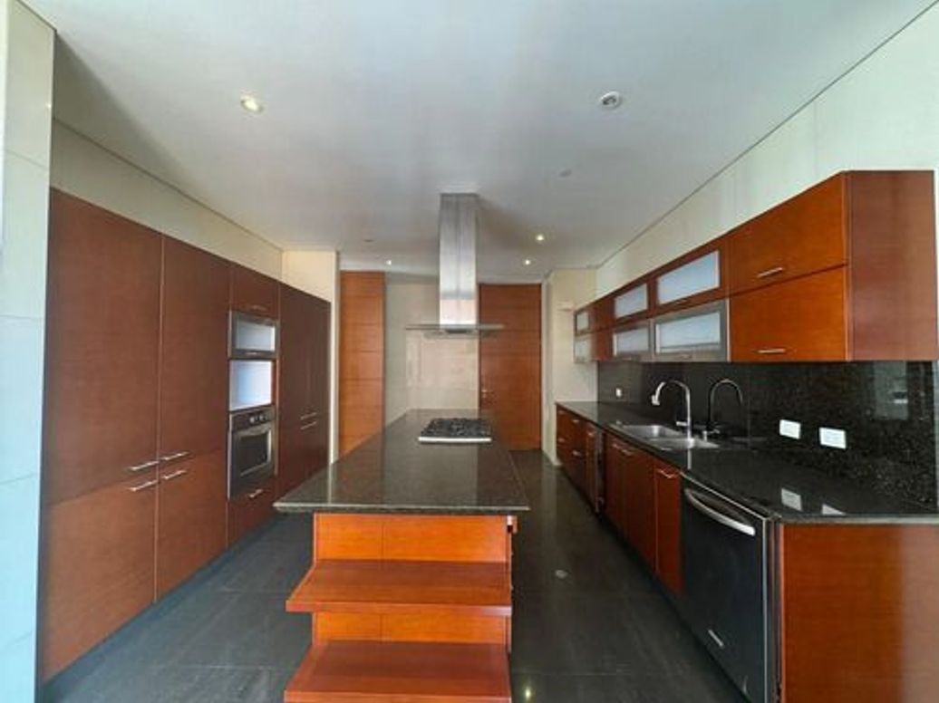 Apartamento de 4 alcobas en venta en Bellavista, Bogotá, 370 m² · foto 2 de 12