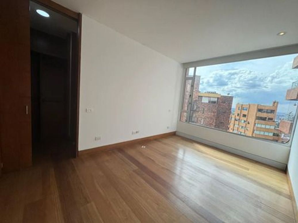 Apartamento de 4 alcobas en venta en Bellavista, Bogotá, 370 m² · foto 4 de 12