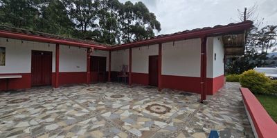 Se vende Lote rural en la Estrella, 15.000 m2, precio 3.900´000.000, sector con atractivo desarrollo constructivo y potencial de valorización. Contacto juan Cardona 3176418589