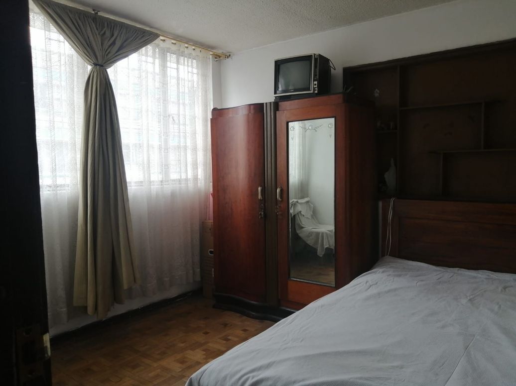 Casa de 5 alcobas en venta en Santa Isabel Sur, Bogotá, 220 m² · foto 12 de 17