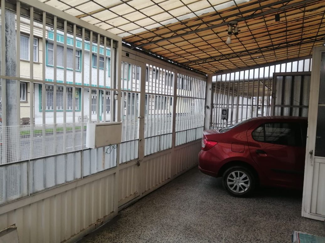 Casa de 5 alcobas en venta en Santa Isabel Sur, Bogotá, 220 m² · foto 2 de 17
