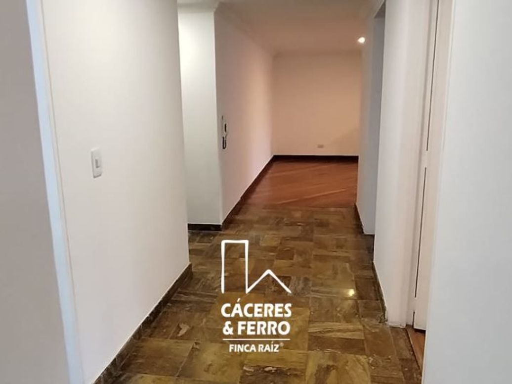 Apartamento en venta en Santa Barbara Central, Bogotá · foto 4 de 18