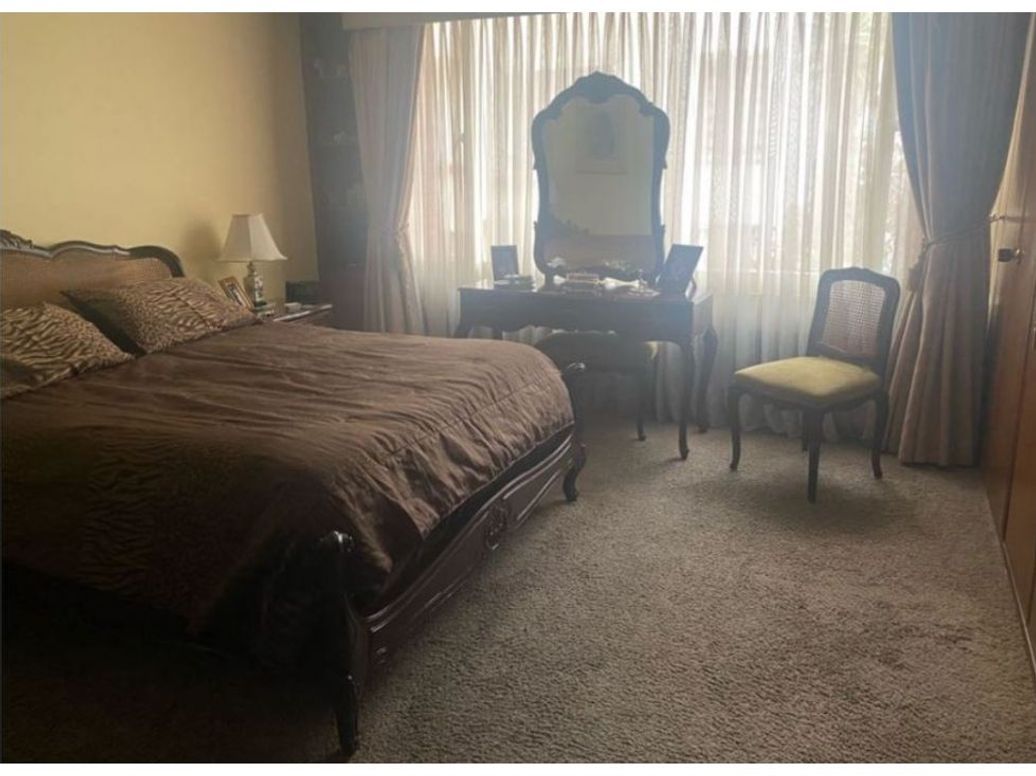 Apartamento de 3 alcobas en venta en Chico, Bogotá, 220 m² · foto 4 de 10