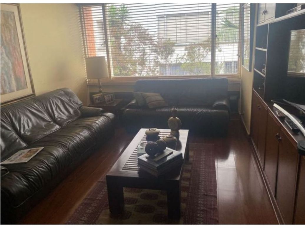 Apartamento de 3 alcobas en venta en Chico, Bogotá, 220 m² · foto 2 de 10