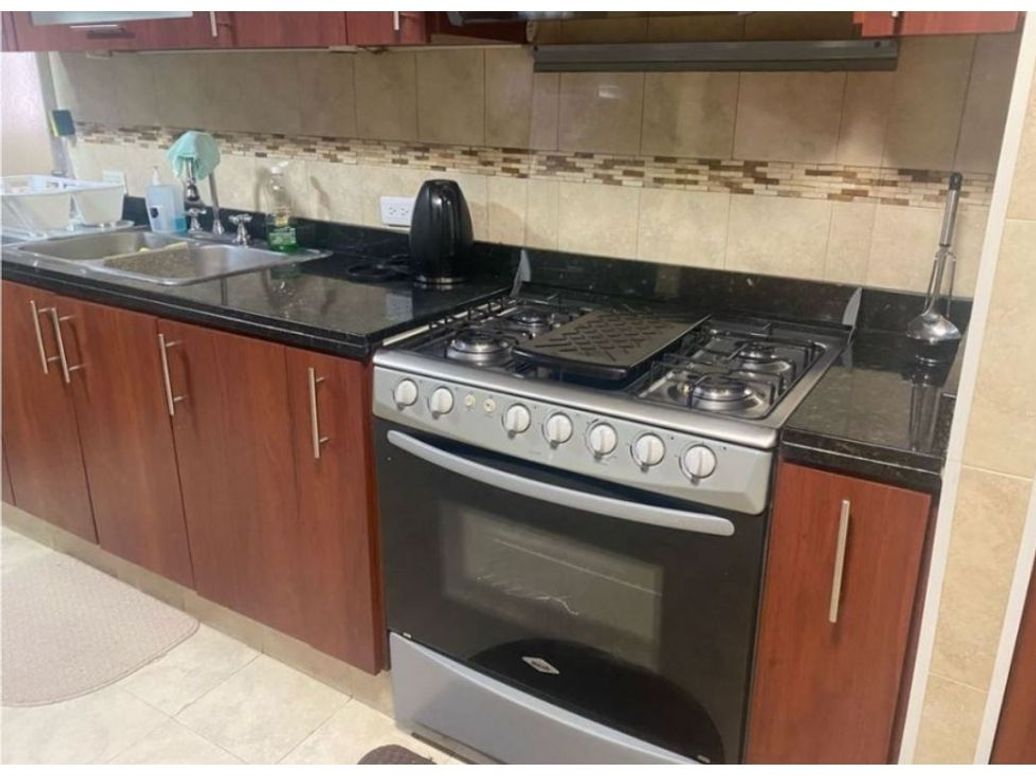 Apartamento de 3 alcobas en venta en Chico, Bogotá, 220 m² · foto 9 de 10