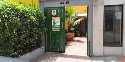 Oficina en arriendo en cabecera, áre 52mts aprox. Código 6225 para mayor información y revisar toda nuestra oferta visita nuestra pagina web: estebanrios.com o comuníquese a nuestro PBX: (607) 635 2877