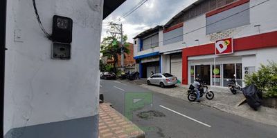 VENDO CASA EN SAN DIEGO - NIQUITAO PARA REFORMAR $250,000,000CODIGO 2224- 7 ALCOBAS- 2 SALAS- 2 BAÑOS- 2 PATIOS- COCINA SENCILLA- SON 2 APTOS SEPARADOS PISO 1 Y 2 Y PLANCHA- IDEAL PARA DESARROLLO DE PROYECTOS INMOBILIARIOS- PARA MAYOR INFORMACIÓN COMUNICARSE CON ARRENDAMIENTOS PANORAMA SAN JUAN AL 4125525 O WHATSAPP 3054194449 