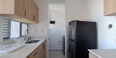 Este apartamento de 65 metros cuadrados cuenta con 3 habitaciones y esta ubicado en una unidad cerrada en el sector de Los Colegios, en Rionegro. El inmueble esta disenado para ofrecer comodidad y seguridad, ideal para quienes buscan un espacio moderno y funcional. Ademas, cuenta con parqueadero privado y un util. Contactanos para brindarte mas informacion!