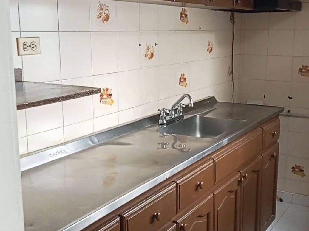 Casa de 6 alcobas en venta en Carvajal 1, Bogotá, 380 m² · foto 8 de 12