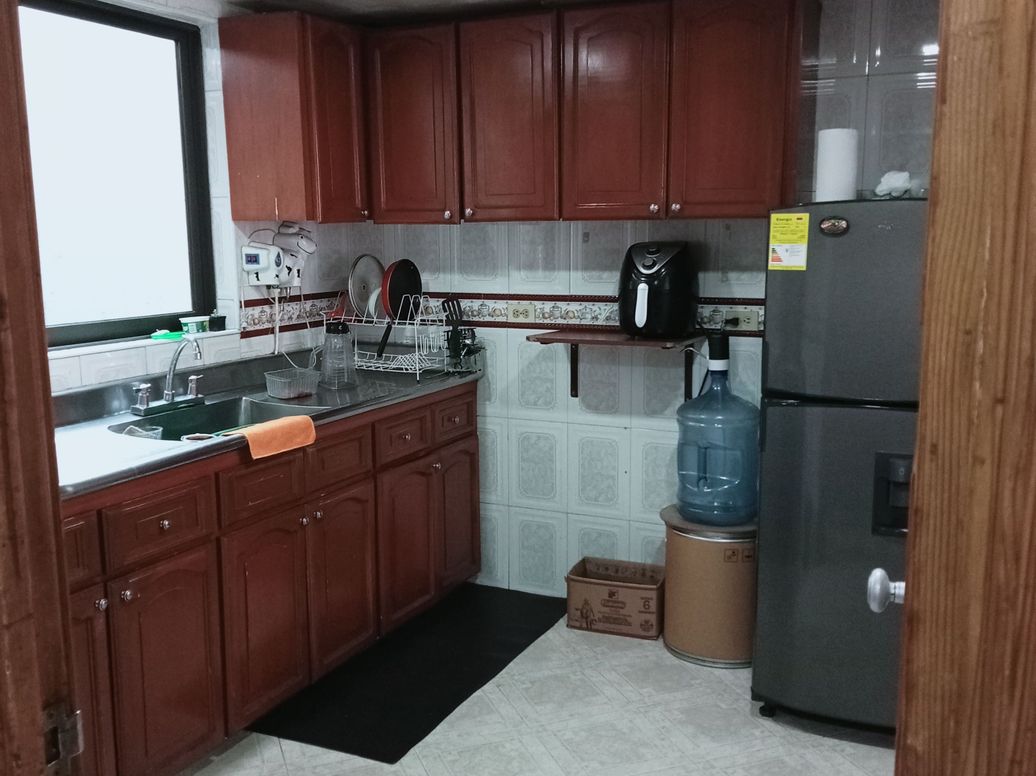 Casa de 6 alcobas en venta en Carvajal 1, Bogotá, 380 m² · foto 10 de 12
