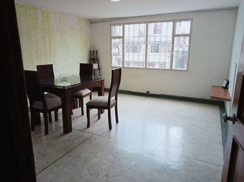 Casa de 6 alcobas en venta en Carvajal 1, Bogotá, 380 m² · foto 9 de 12